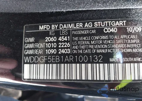 2010 Mercedes-Benz C 300 Luxury/Sport z USA, uszkodzony, nr VIN WDDGF5EB1AR100132